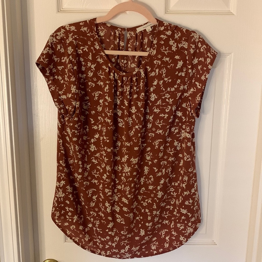 Fun Floral Capped Sleeve Blouse!